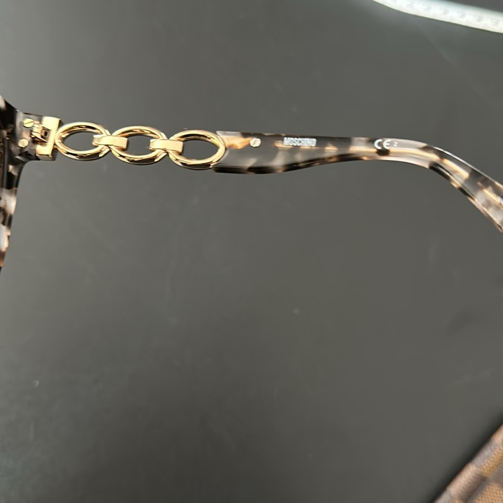 Moschino sunglasseses - Picture 4 of 6
